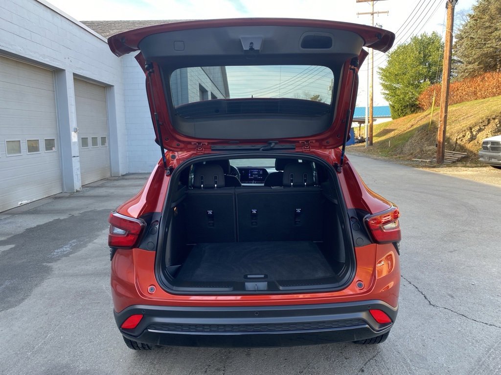 Used 2024 Chevrolet Trax RS w/ Sunroof Package image 15