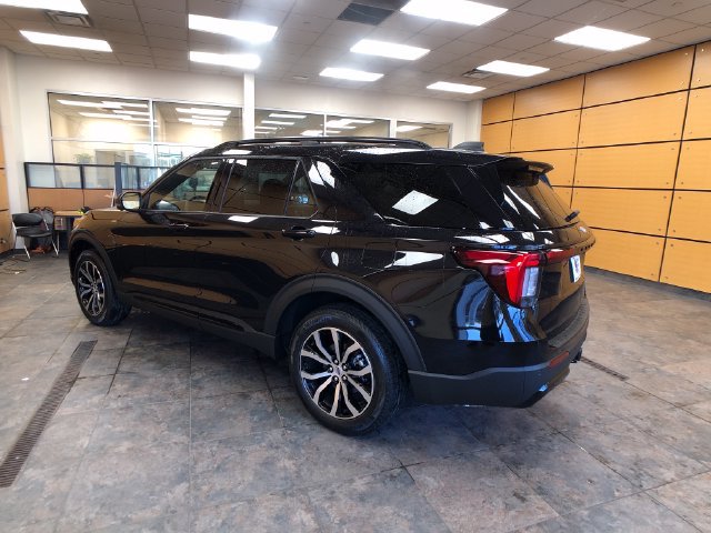 New 2027 Ford Explorer ST-Line AWD/4WD image 5
