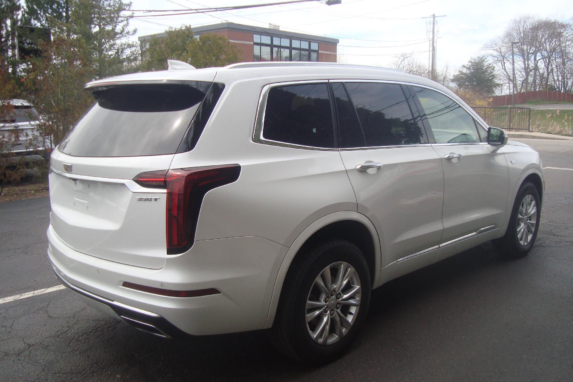 Used 2023 Cadillac XT6 Luxury AWD/4WD image 4