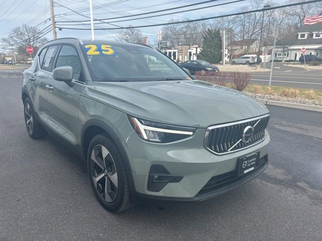 Certified 2025 Volvo XC40 B5 Plus image 6