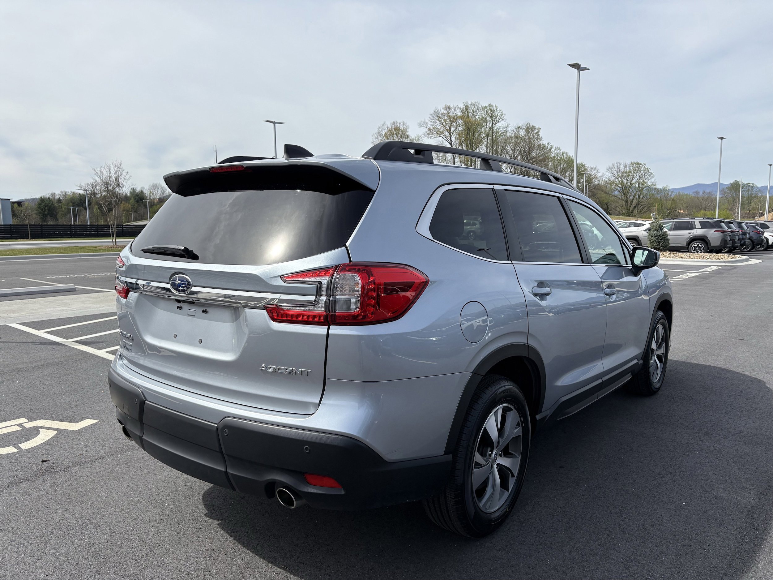 Certified 2025 Subaru Ascent Premium image 9