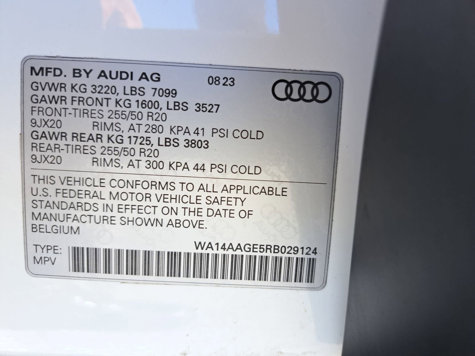 Used 2024 Audi Q8 e-tron Premium AWD/4WD image 39