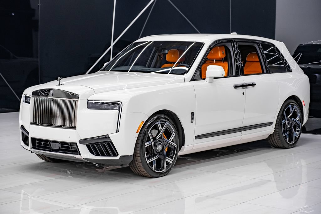 Used 2025 Rolls-Royce Cullinan Black Badge AWD/4WD image 2