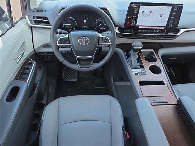 Used 2024 Toyota Sienna XLE image 12
