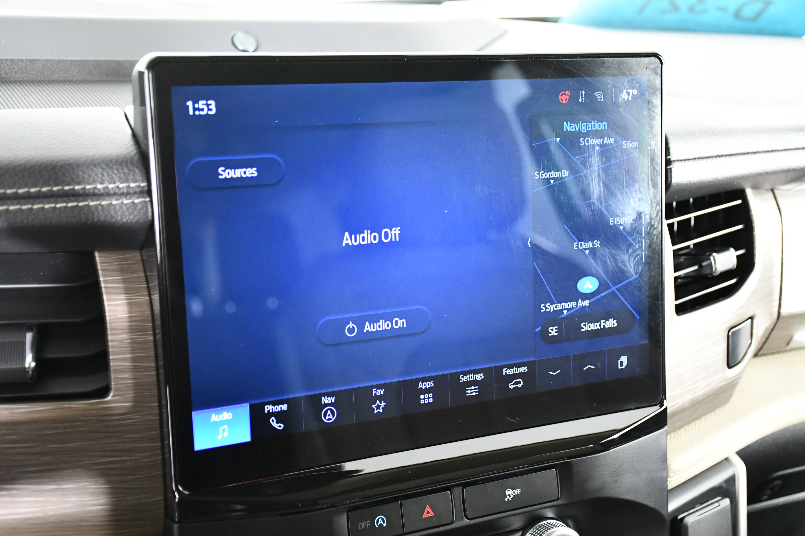 Used 2024 Ford Expedition Limited image 19