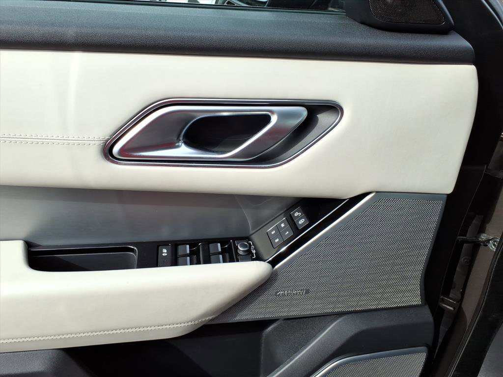 Used 2020 Land Rover Range Rover Velar R-Dynamic HSE image 14