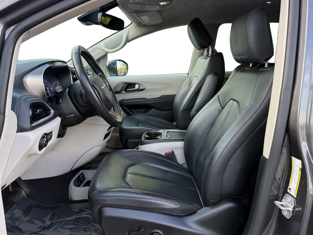 Used 2021 Chrysler Pacifica Touring-L w/ Premium & Safety Sphere Group image 11