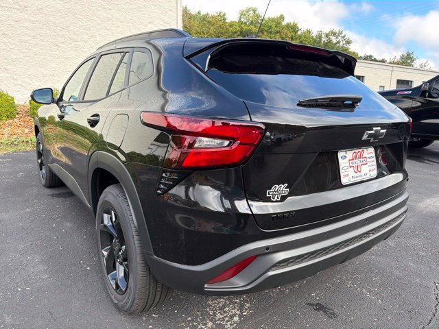 New 2026 Chevrolet Trax LT w/ Sunroof Package FWD image 5