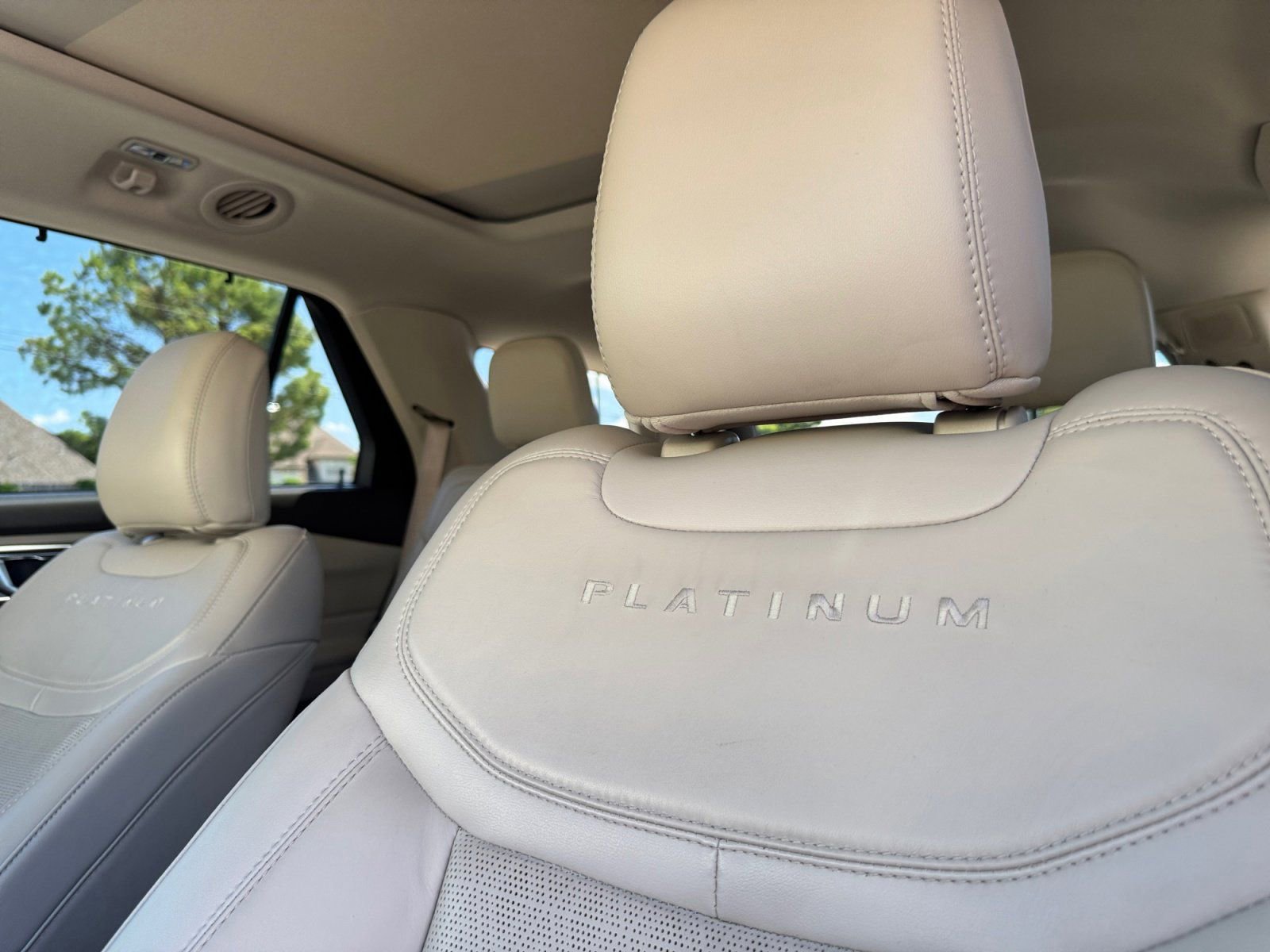 Used 2021 Ford Explorer Platinum w/ Equipment Group 601A AWD/4WD image 23