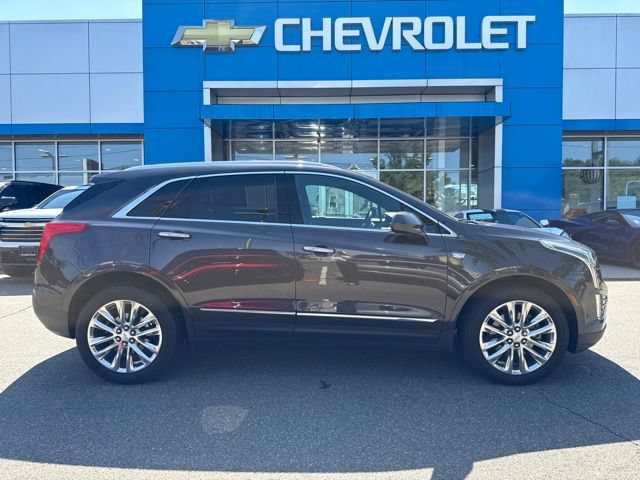 Used 2017 Cadillac XT5 Platinum w/ Driver Assist Package AWD/4WD image 5