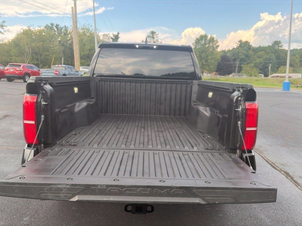 Used 2024 Toyota Tacoma TRD Off-Road AWD/4WD image 32