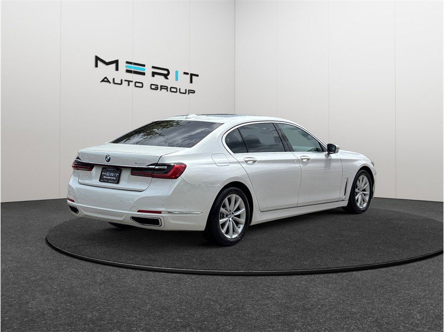 Used 2021 BMW 740i RWD image 9