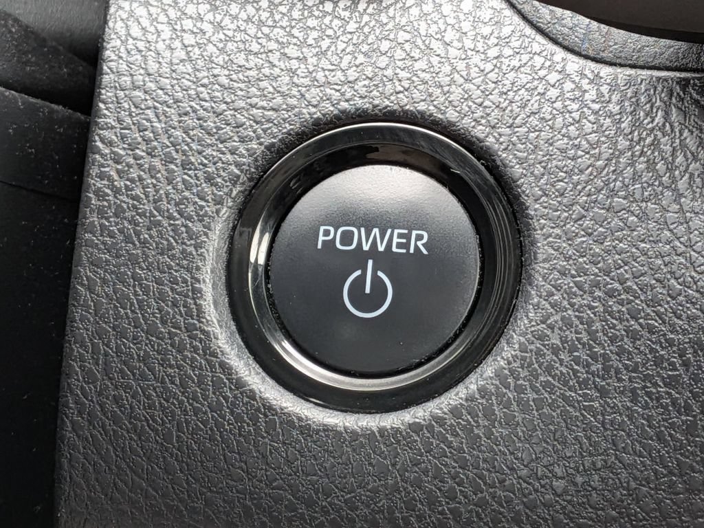 Used 2025 Toyota Camry XLE AWD/4WD image 15