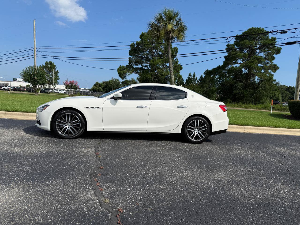Used 2017 Maserati Ghibli RWD image 2