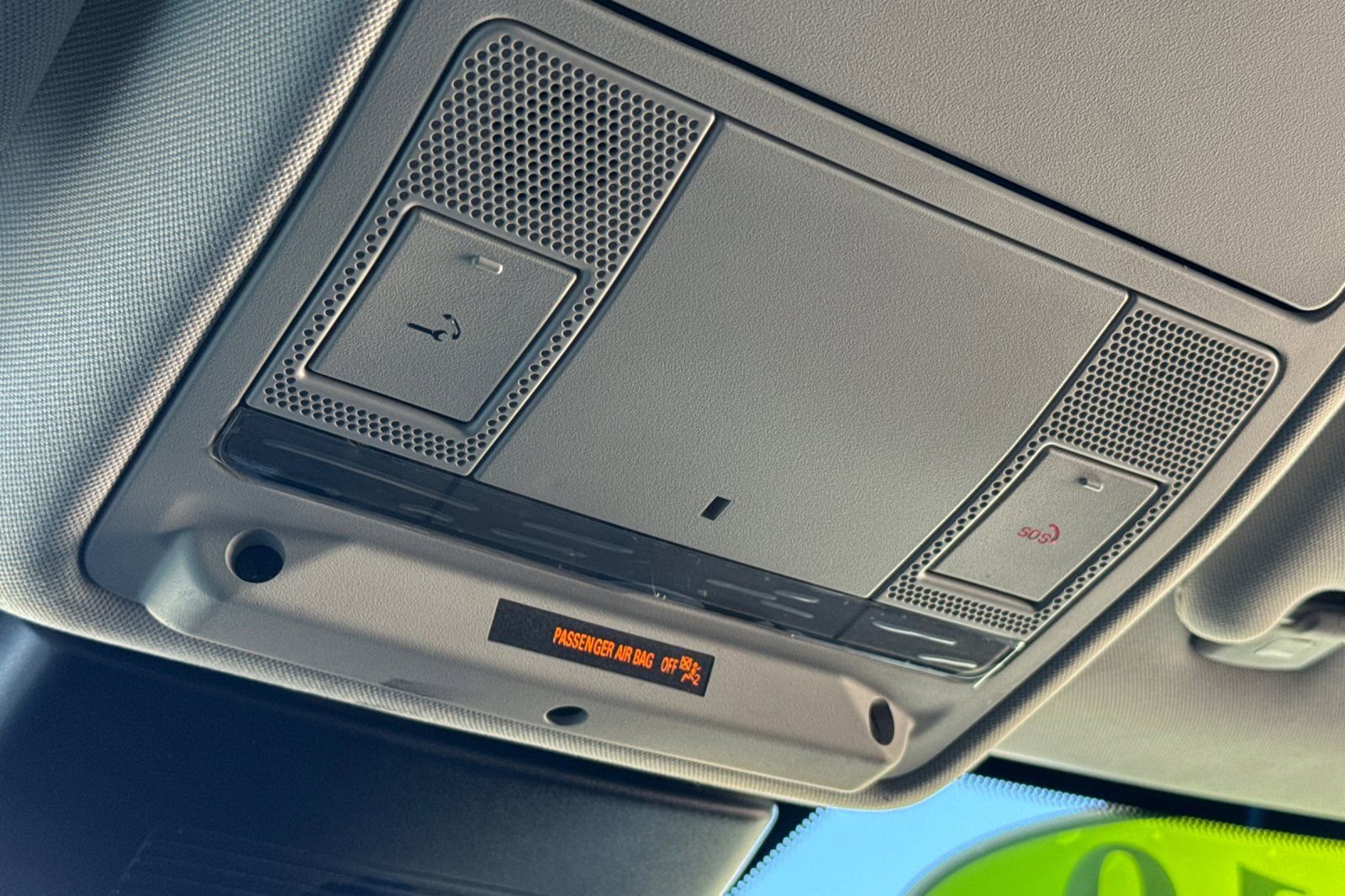 Used 2019 Land Rover Range Rover Evoque SE image 23