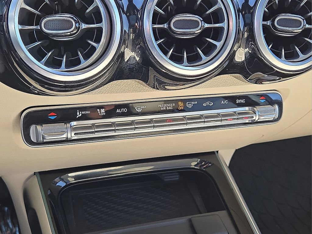 Used 2025 Mercedes-Benz GLB 250 image 28