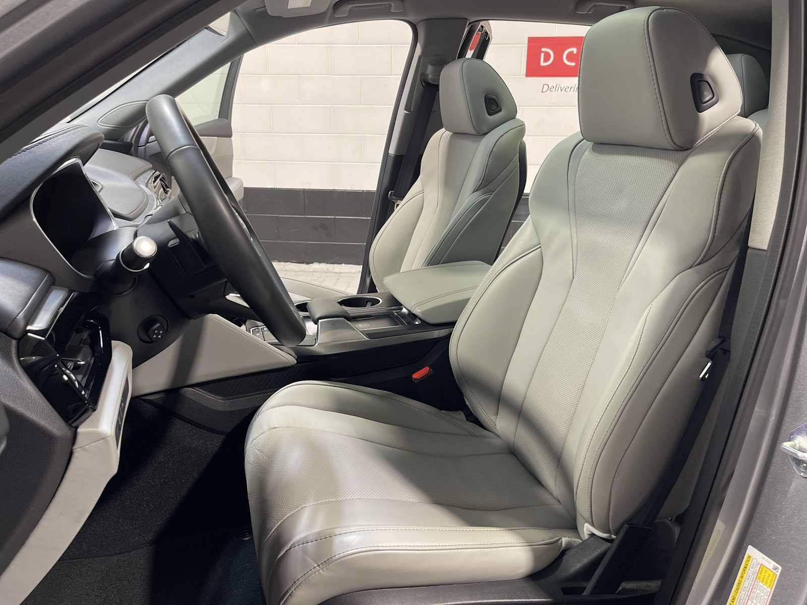 Certified 2024 Acura MDX w/ Technology Package AWD/4WD image 11