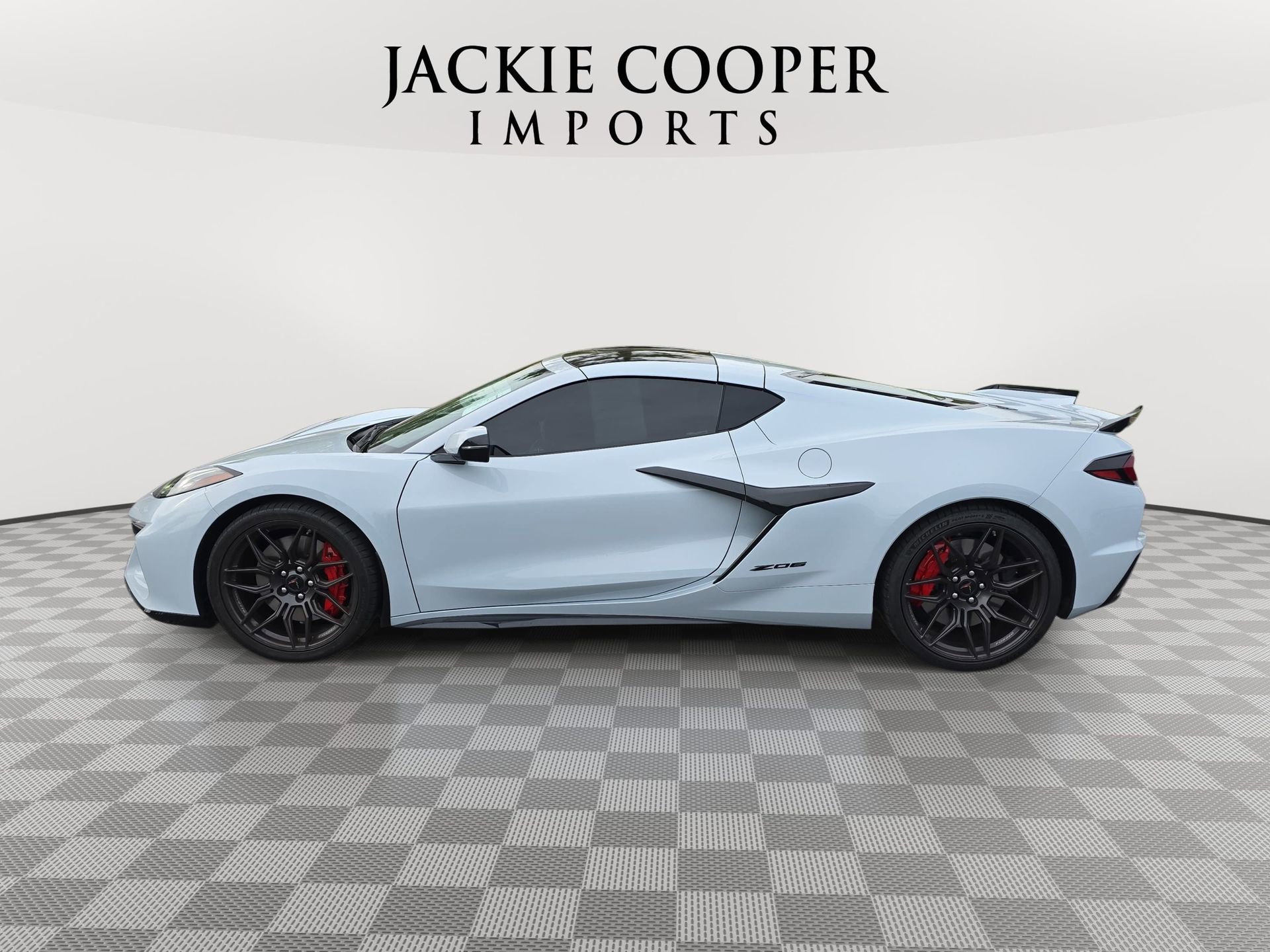 Used 2023 Chevrolet Corvette Z06 RWD image 8