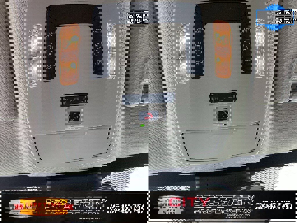 Used 2024 Toyota Sienna LE image 19