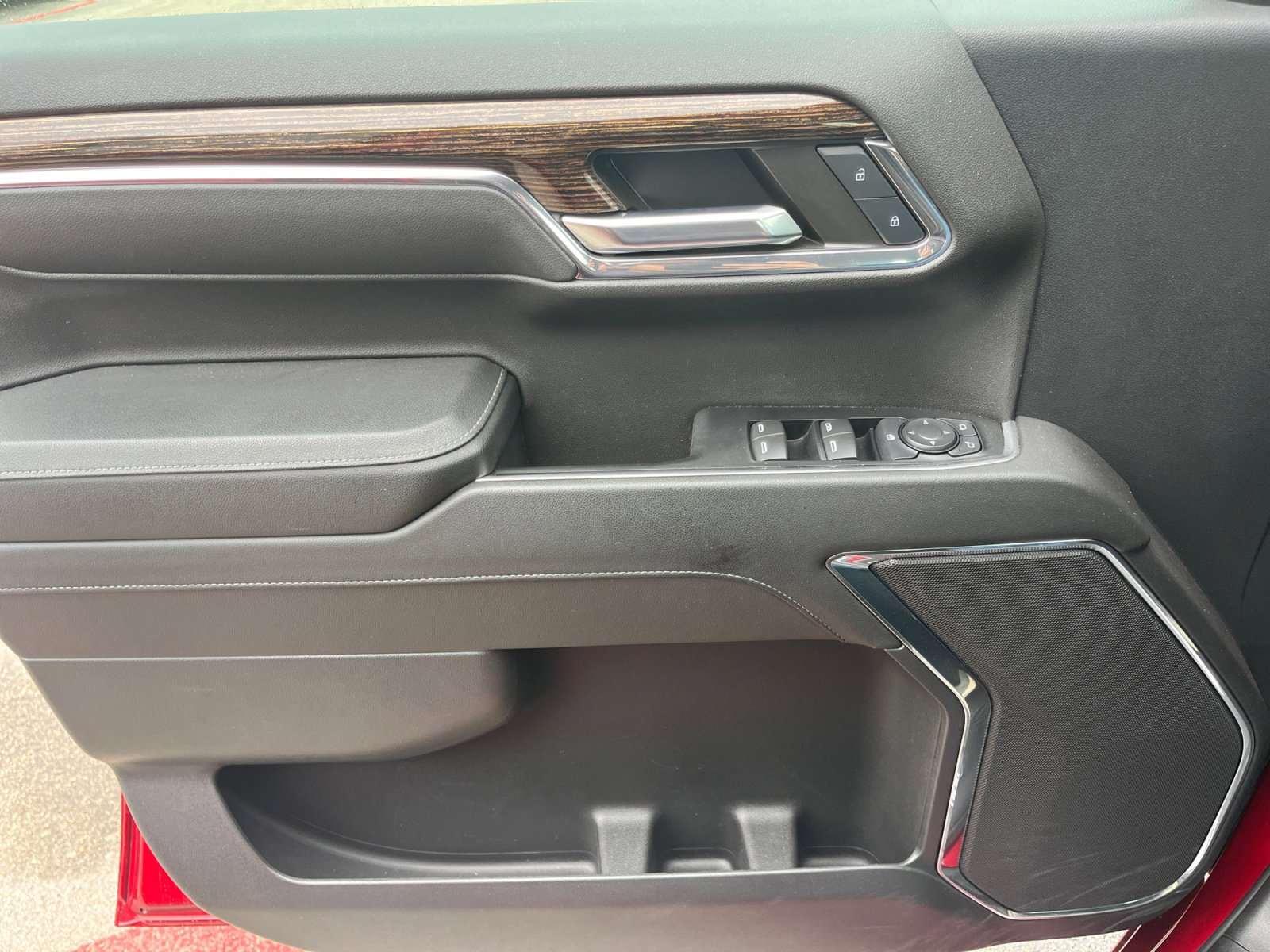 Used 2024 GMC Sierra 1500 Elevation image 23