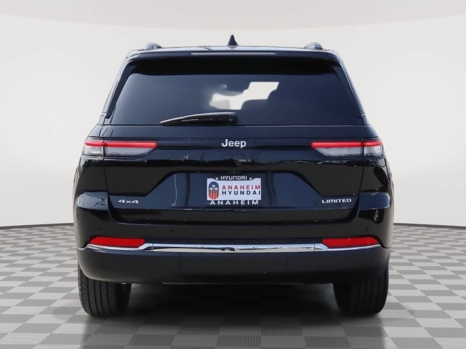 Used 2022 Jeep Grand Cherokee Limited AWD/4WD image 8