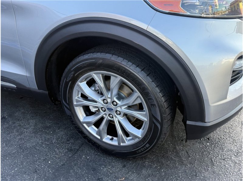 Used 2020 Ford Explorer XLT w/ Equipment Group 202A image 8