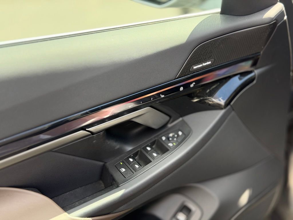 Certified 2025 BMW i5 xDrive40 w/ Premium Package image 18