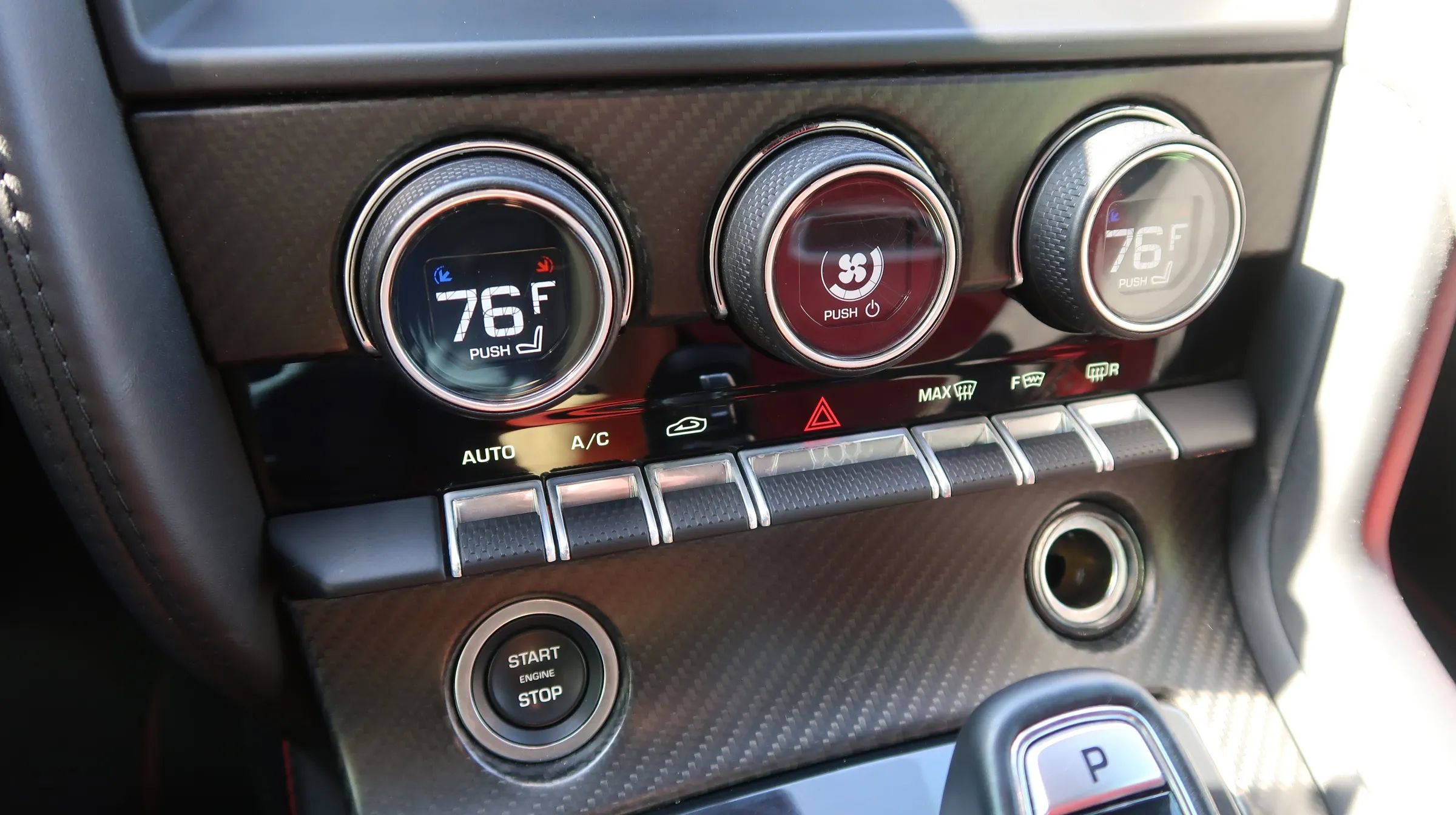 Used 2020 Jaguar F-TYPE SVR image 29