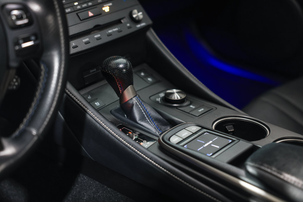 Used 2015 Lexus RC F w/ Premium Package RWD image 33