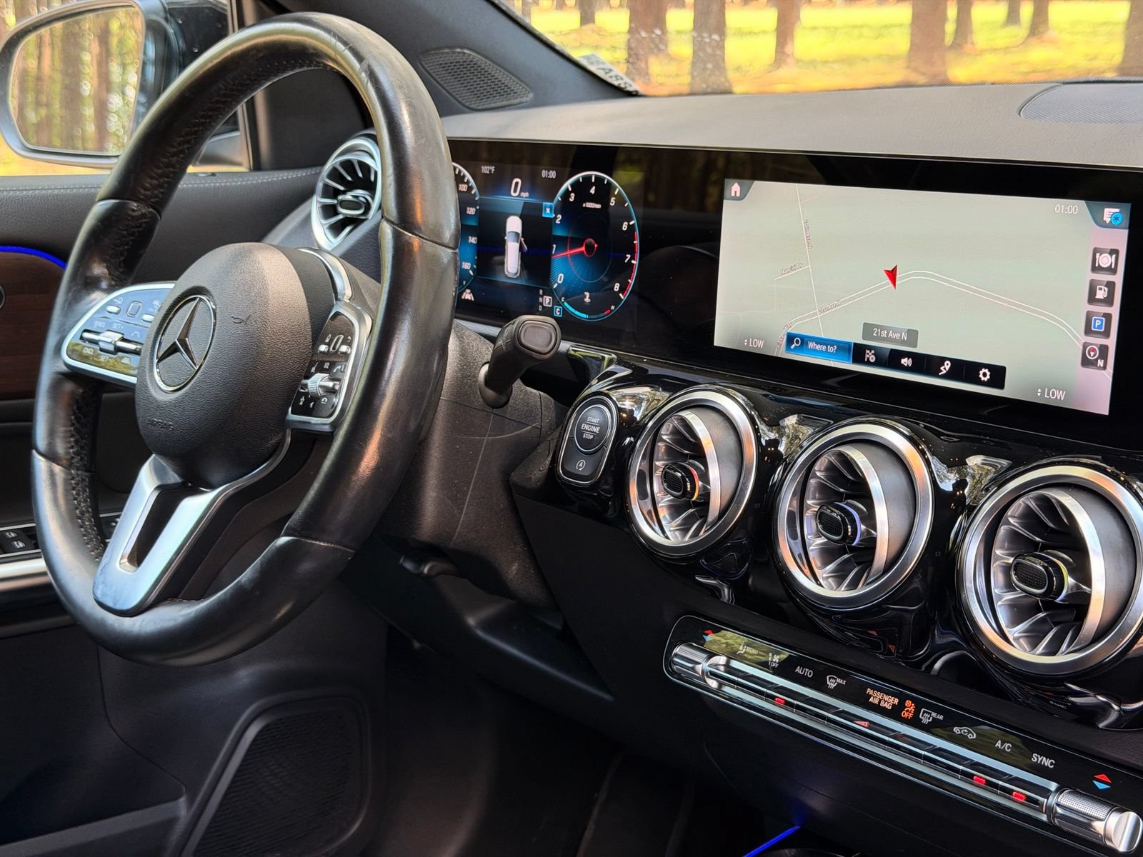 Used 2022 Mercedes-Benz GLA 250 4MATIC image 16