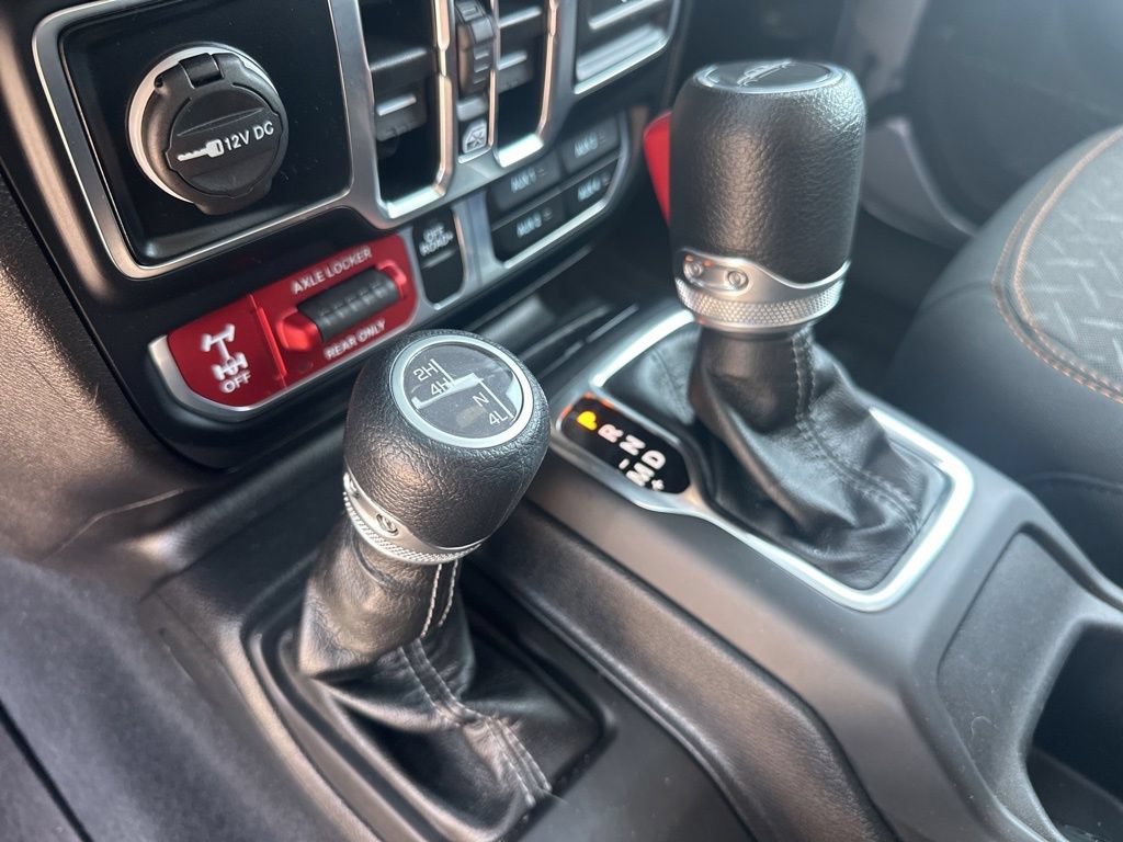 Used 2024 Jeep Gladiator Mojave w/ Technology Group AWD/4WD image 36