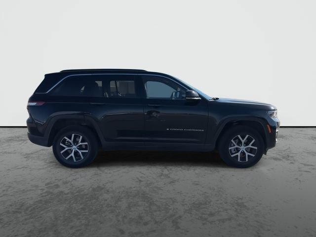 Used 2025 Jeep Grand Cherokee Limited image 11