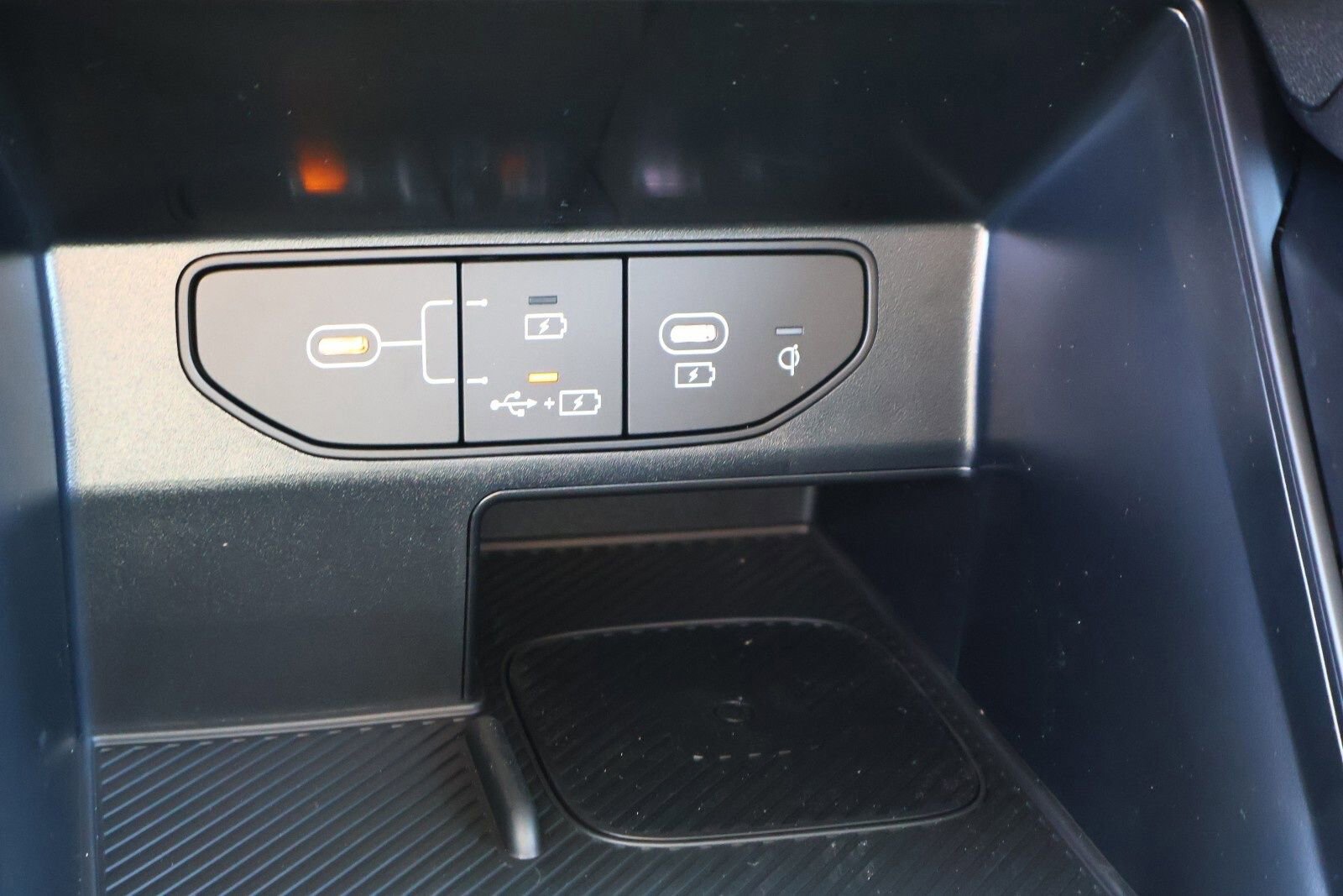 Used 2025 Kia Sorento S w/ Panoramic Sunroof Package image 9