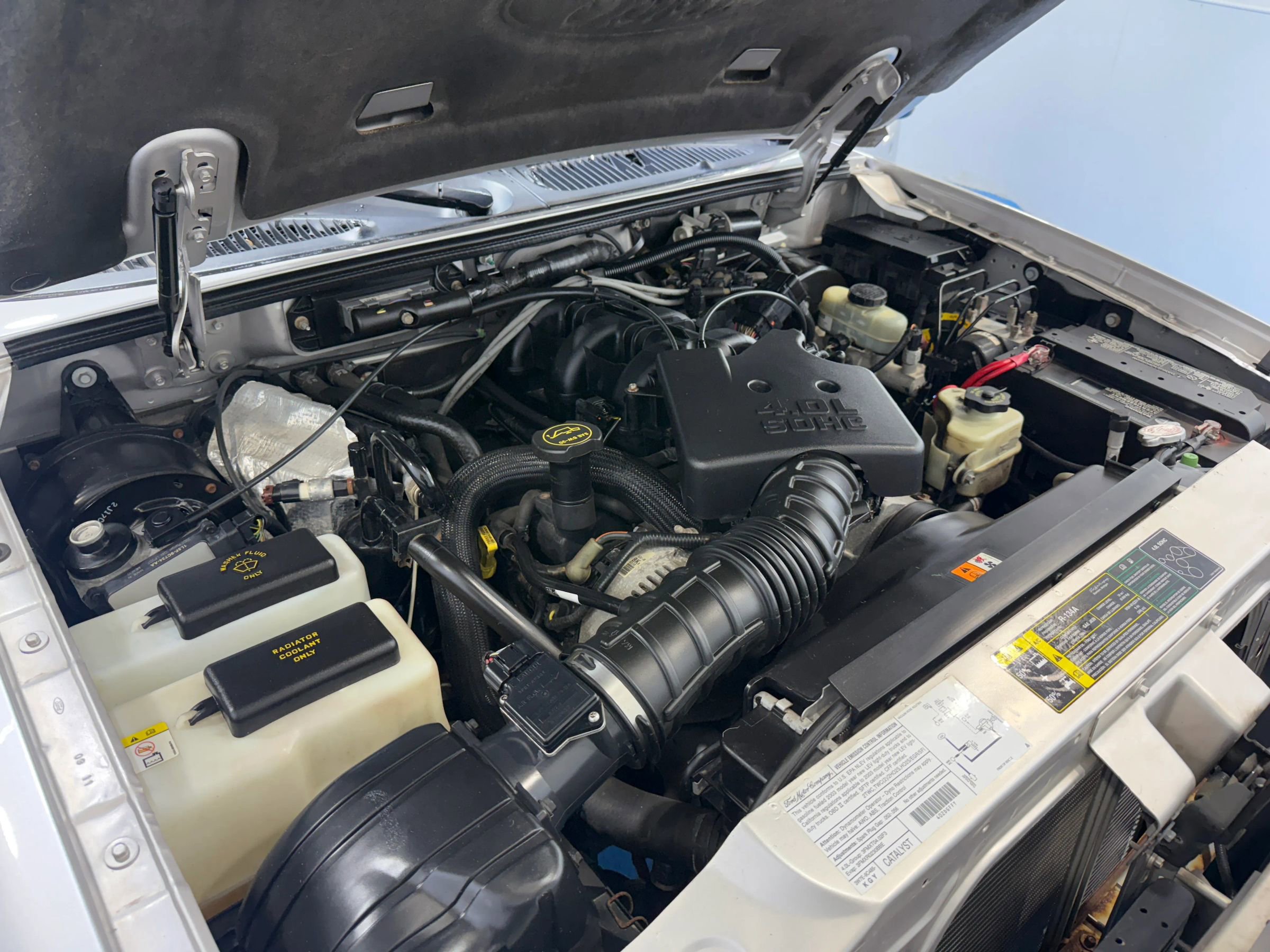 Used 2003 Ford Explorer Sport Trac XLT image 49