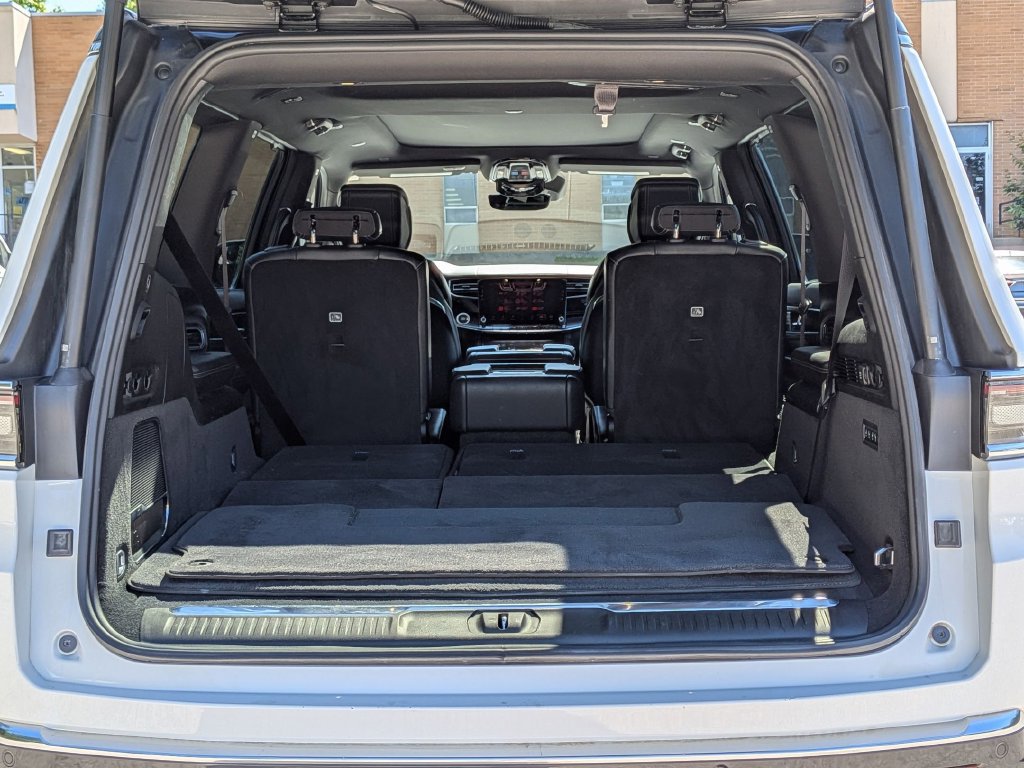 Used 2022 Jeep Grand Wagoneer Series I AWD/4WD image 6