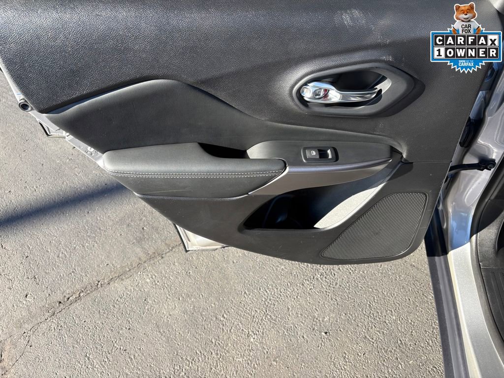 Certified 2022 Jeep Cherokee Limited image 28