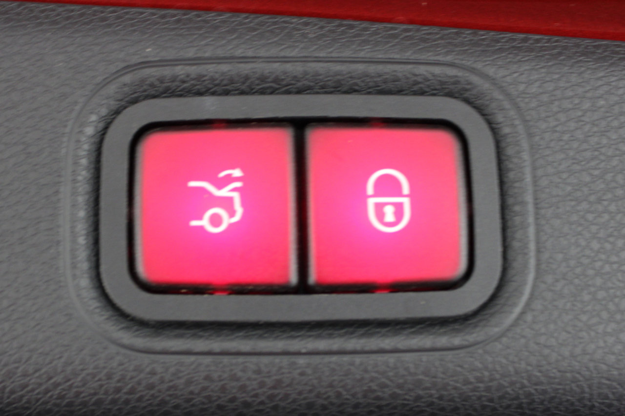 Used 2017 Mercedes-Benz E 300 image 86