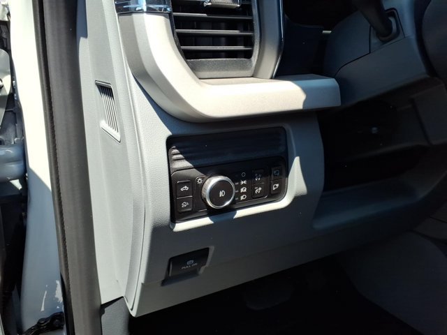 New 2026 Ford F250 XLT w/ XLT Premium Package AWD/4WD image 13