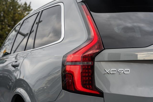 New 2026 Volvo XC90 B6 Plus w/ Protection Package Premier image 7