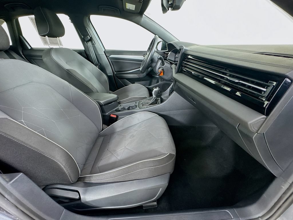 Used 2025 Volkswagen Jetta Sport FWD image 31