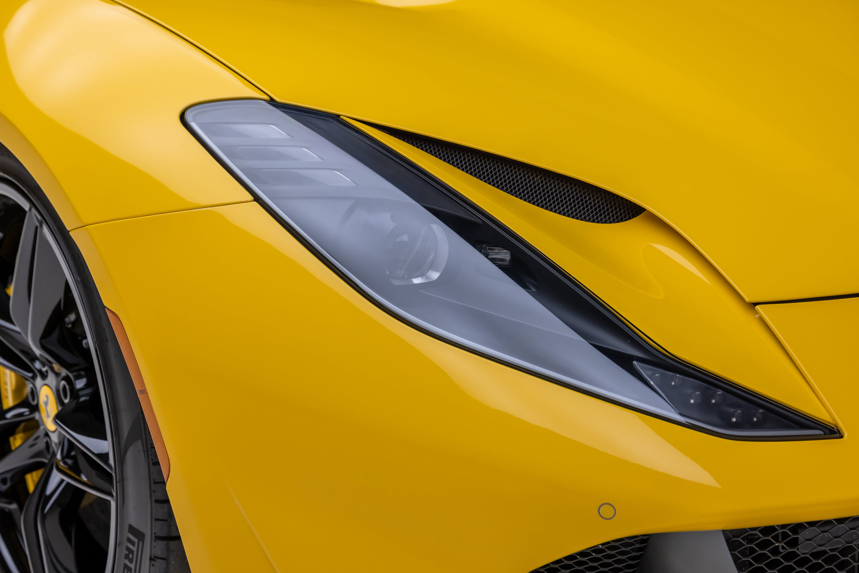 Used 2019 Ferrari 812 Superfast image 36