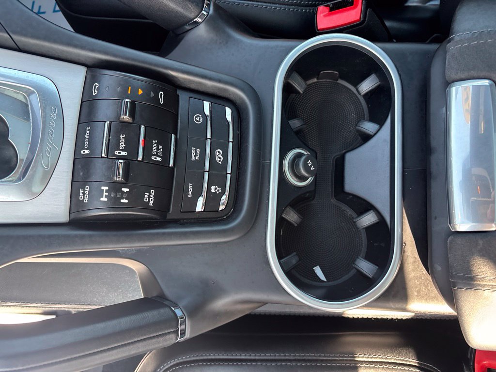 Used 2017 Porsche Cayenne GTS AWD/4WD image 28