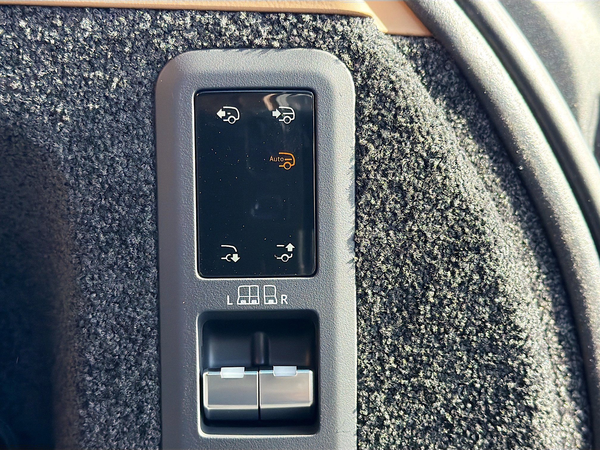 New 2026 Land Rover Range Rover SE image 12