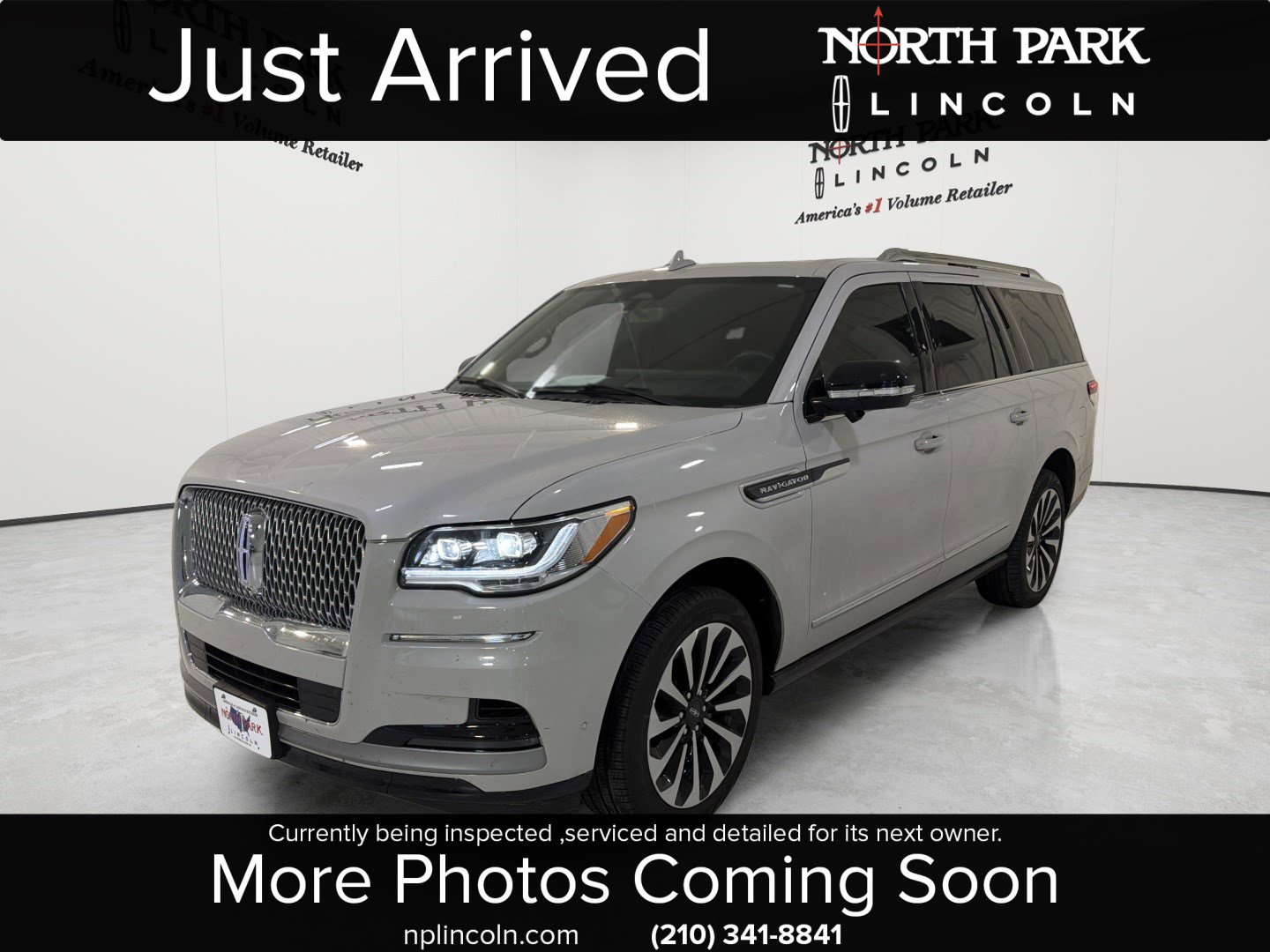 Used 2024 Lincoln Navigator L Reserve AWD/4WD image 1