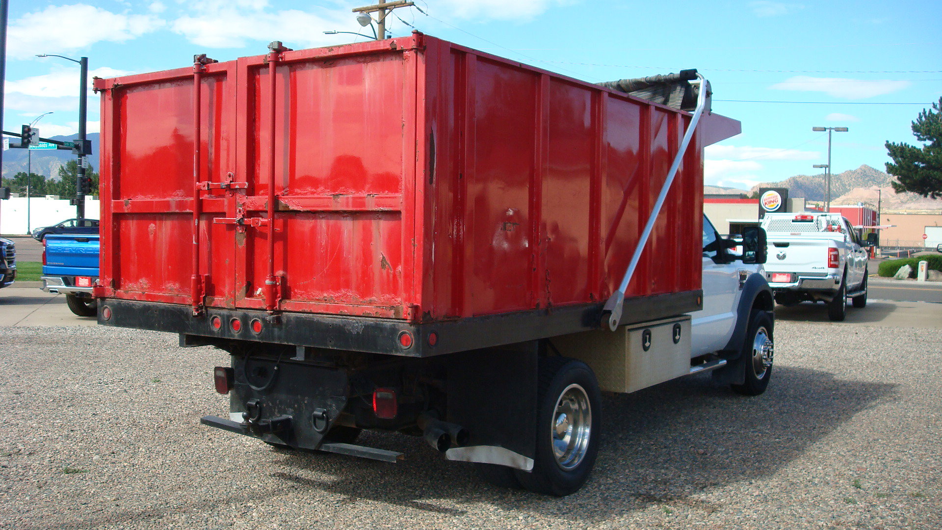 Used 2010 Ford F550 4x4 Regular Cab Super Duty image 4