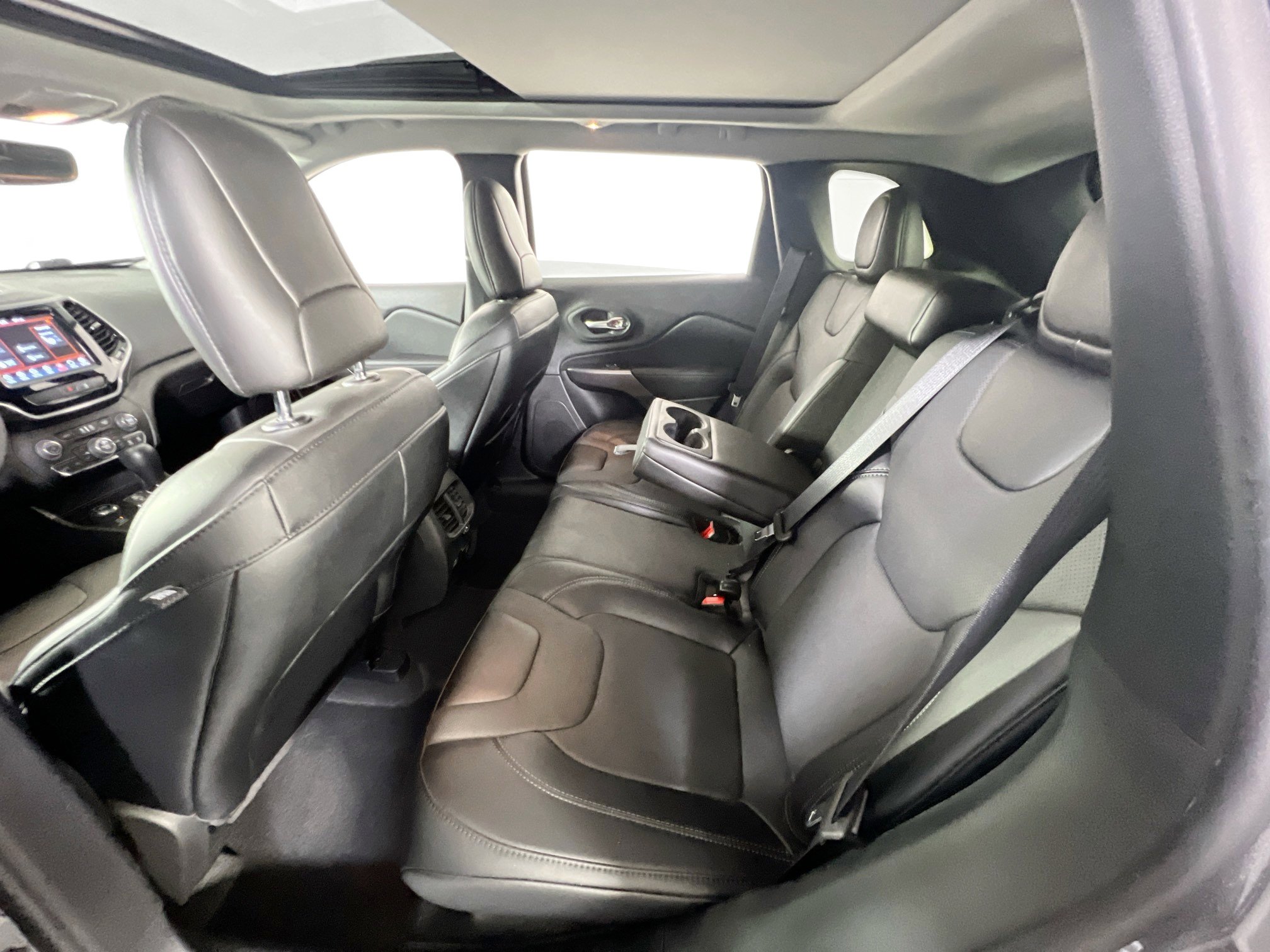 Used 2022 Jeep Cherokee Limited image 24