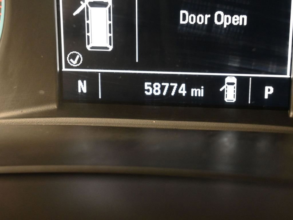 Used 2021 Chevrolet Traverse LS image 28