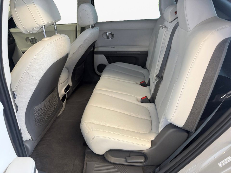 Used 2022 Hyundai Ioniq 5 SEL AWD/4WD image 16