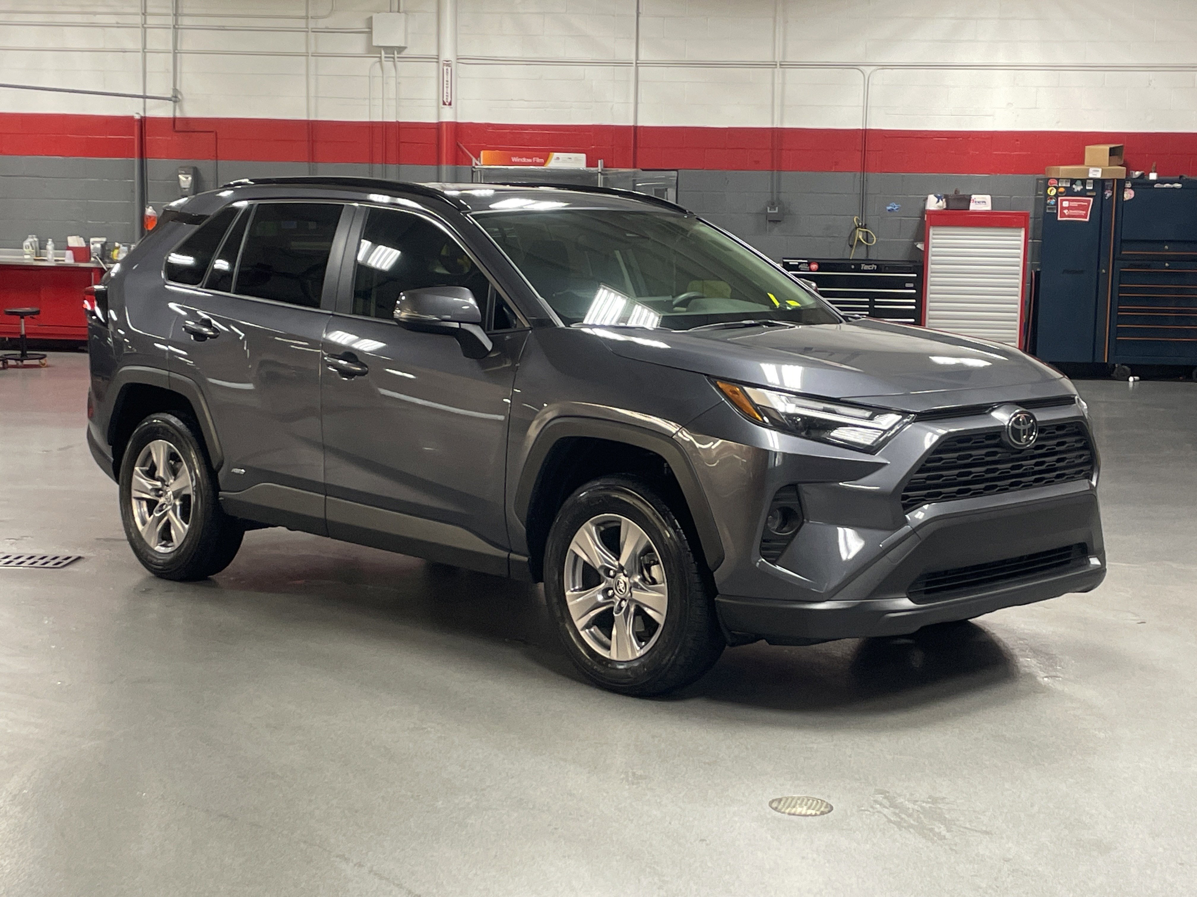 Used 2025 Toyota RAV4 LE video 2