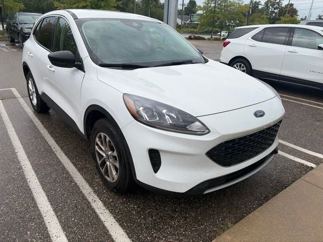 Used 2022 Ford Escape SE w/ Cold Weather Package AWD/4WD image 2